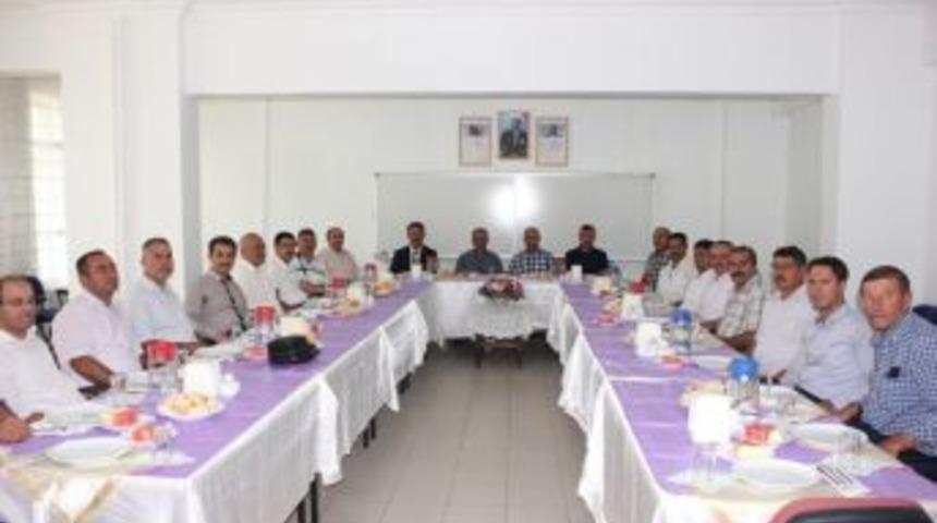 Mem&rsquo;den Ayrılan Y&ouml;netici Ve M&uuml;fettişlere Veda Yemeği Verildi