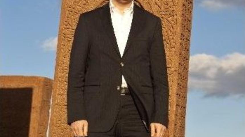 Soylu, D&uuml;nyanın En B&uuml;y&uuml;k İslam Mezarlığını Gezdi