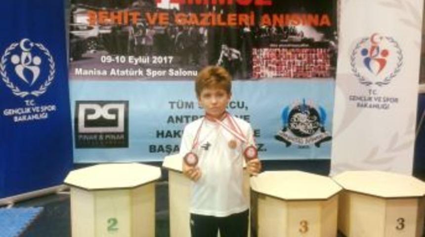 Fo&ccedil;a&rsquo;lı Kaan&rsquo;dan Şehit Ve Gaziler Anısına