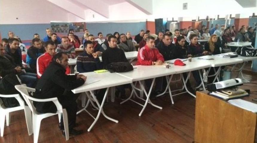 Ak Partili İ&ccedil;ten, Kick Boks Antren&ouml;rleriyle Buluştu