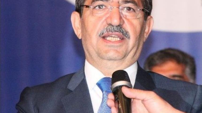 &Ccedil;evre Ve Şehircilik Bakanı İdris G&uuml;ll&uuml;ce Elazığ&rsquo;da