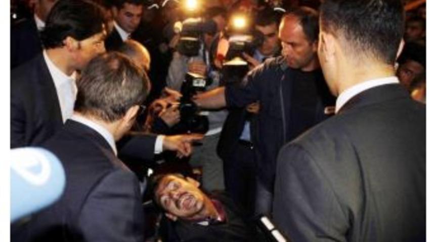 Başbakan Davutoğlu, Engelli Onur&rsquo;a Bilgisayar S&ouml;z&uuml; Verdi