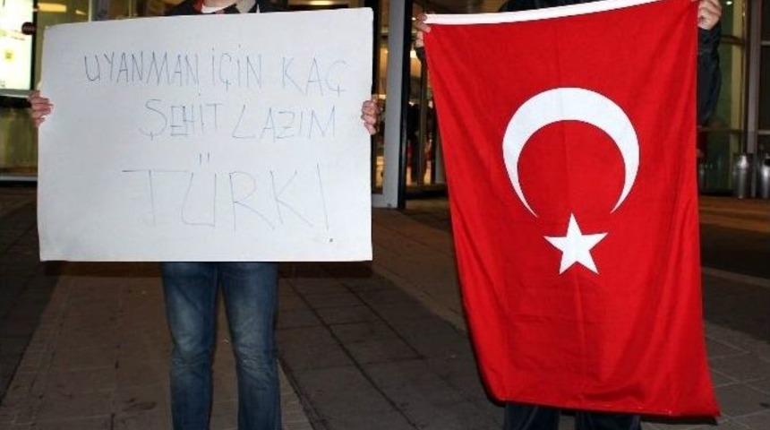 2 &Ouml;ğrenciden Şehitler İ&ccedil;in Eylem