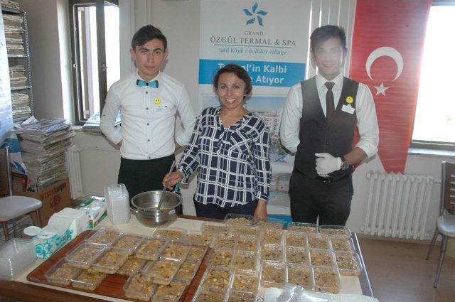 Afyonkarahisar&rsquo;da Gazetecilerden &Ouml;rnek Davranış 2