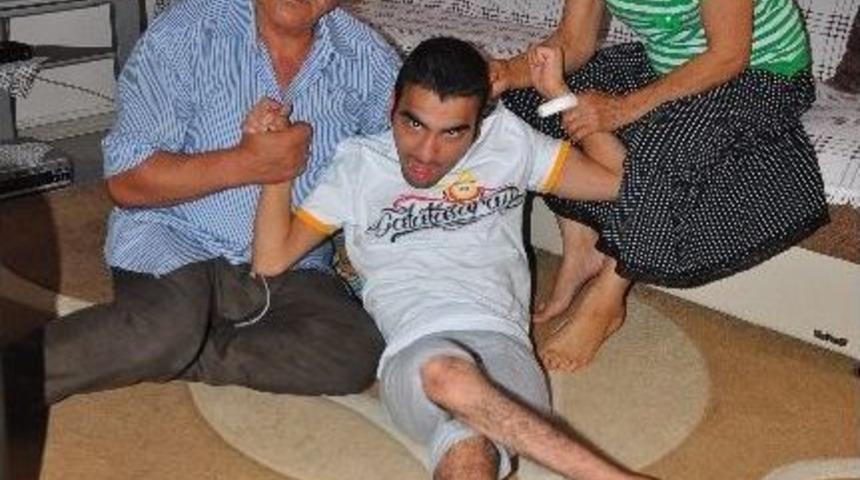 19 Yaşındaki Engelli Serhat Yardım Bekliyor