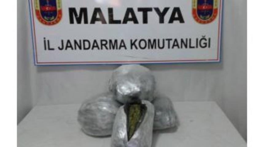 Yolcu Otob&uuml;s&uuml;nde Esrar Ele Ge&ccedil;irildi