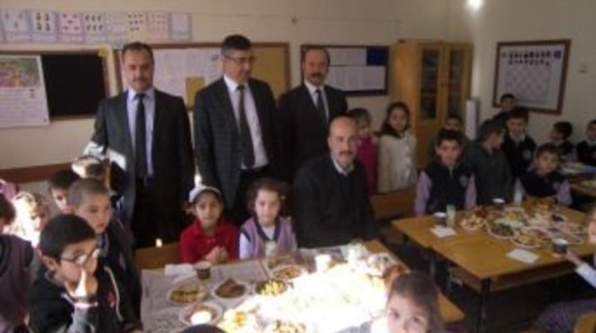 &Ouml;ğrenciler Yerli Malı Haftası&rsquo;nı Kutladı