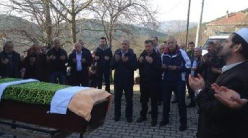 Gazeteci Ender Y&uuml;ksel&rsquo;in Babaannesi Toprağa Verildi