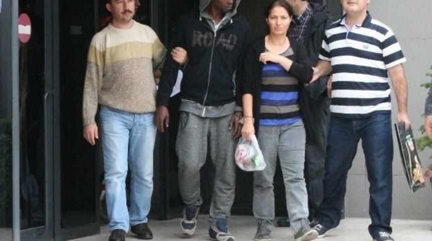 Nijeryalı Futbolcu Ve Baldızından 90 Bin Dolarlık Vurgun