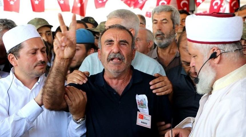 Hakkari Şehidi G&ouml;zyaşları İ&ccedil;inde Defnedildi