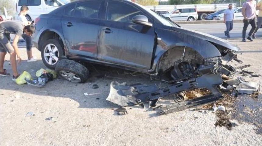 Akyazı'da Kırmızı Işık Ihlali: 7 Yaralı