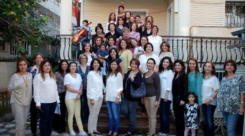 Kadın Hekimler Sonbahar &Ccedil;ay Partisinde Buluştu
