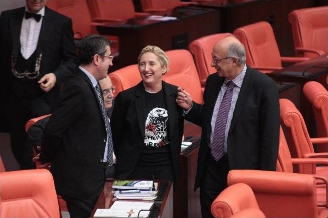 Chp&rsquo;li Kadın Vekil Genel Kurul&rsquo;da &Uuml;zerini &Ccedil;ıkarttı