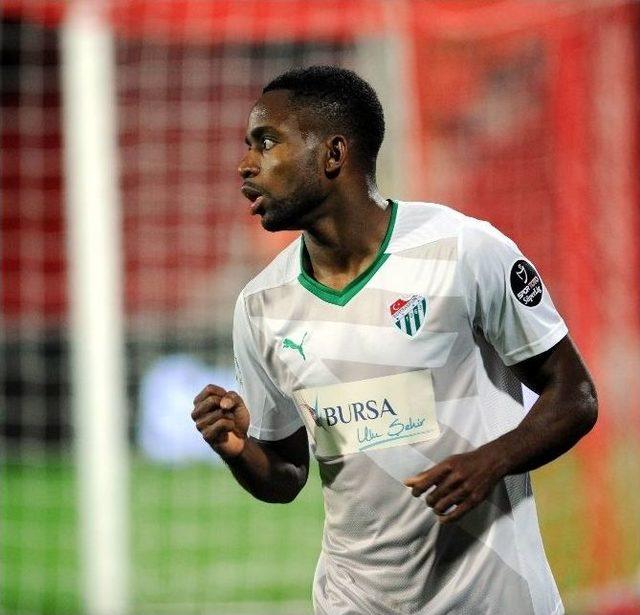 Bursasporlu Futbolculardan Farklı Galibiyet A&ccedil;ıklaması 1