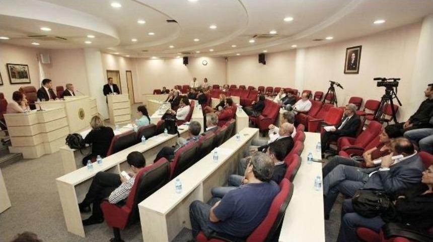 Seyhan Belediyesi&rsquo;nin B&uuml;t&ccedil;esi 300 Milyon Lira