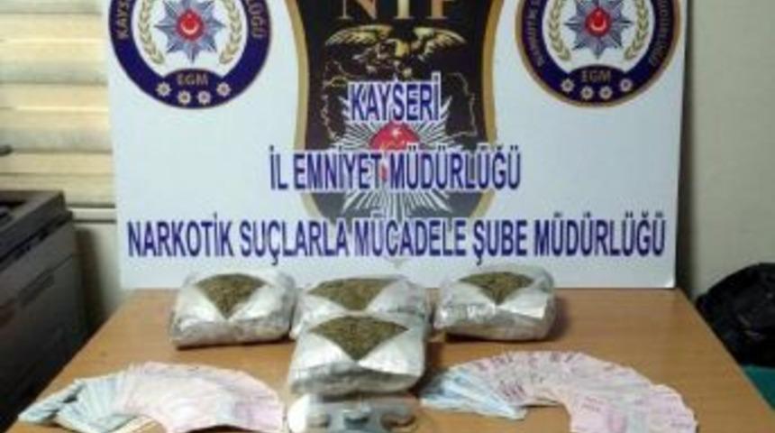 Uyuşturucu Ticaretine Su&ccedil;&uuml;st&uuml;