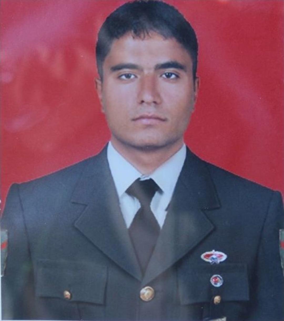 Şehit Uzman &Ccedil;avuş G&ouml;zyaşları Arasında Toprağa Verildi