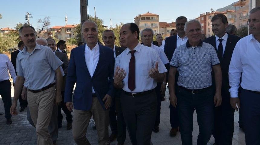 T&uuml;rk İş&rsquo;ten Soma&rsquo;ya 1,7 Milyonluk Okul