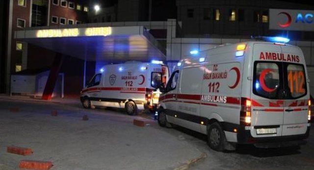 Sivas'ta Iki Otomobil Çarpıştı: 5 Yaralı