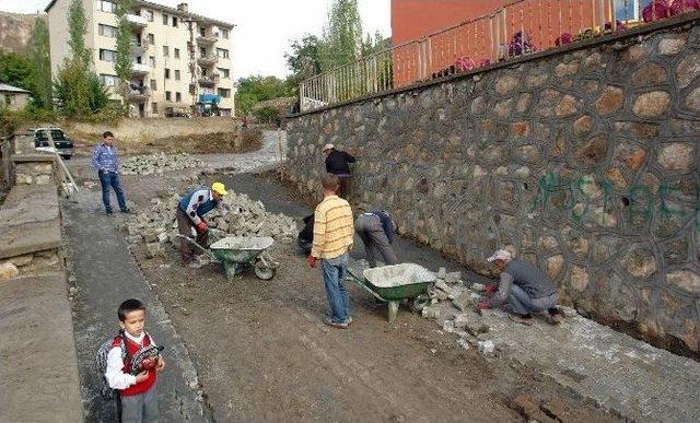 Çukurca Belediyesi’nden Yol Ve Alt Yapı Çalışmaları