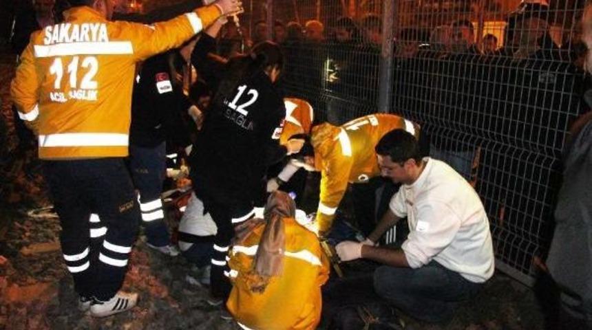 &Uuml;niversiteli İki Gen&ccedil; Hafif Raylı Aracın Altında Can Verdi