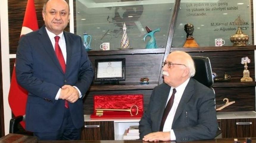 Milli Eğitim Bakanı Avcı, Belediyeyi Ziyaret Etti