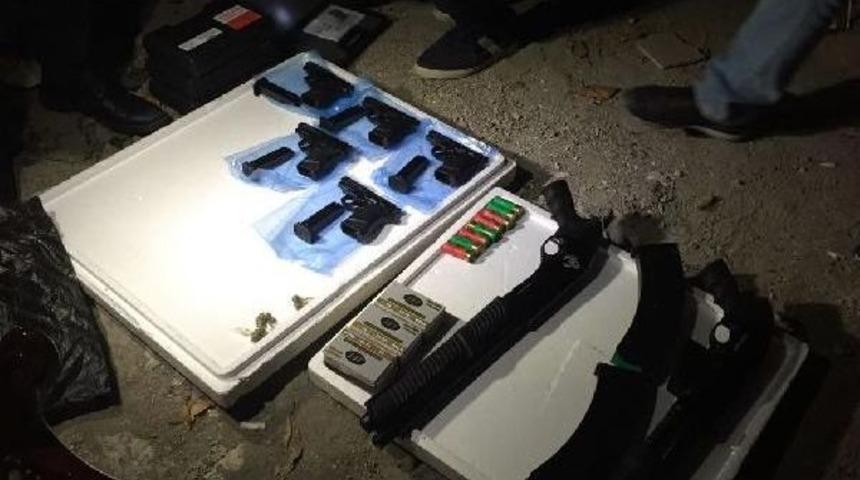 Fatih'te Narkotik Operasyonu, 4 G&ouml;zaltı