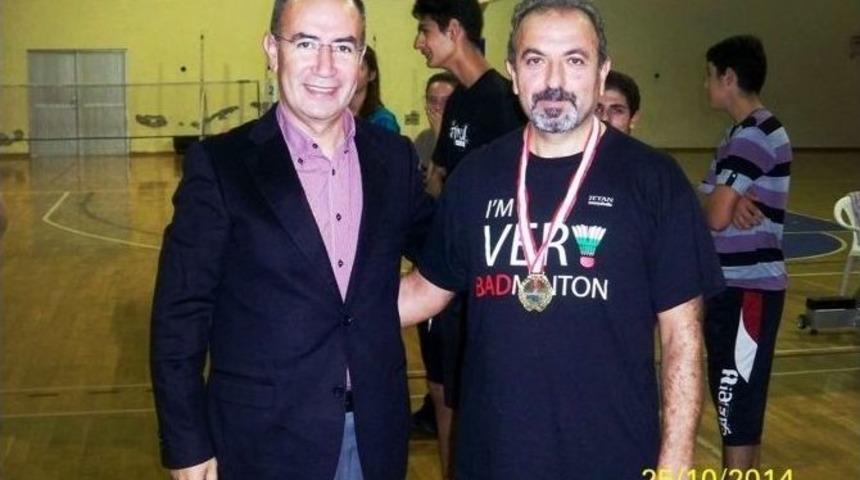 Ayvalık&rsquo;ta Badminton Cumhuriyet Turnuvası Ger&ccedil;ekleştirildi