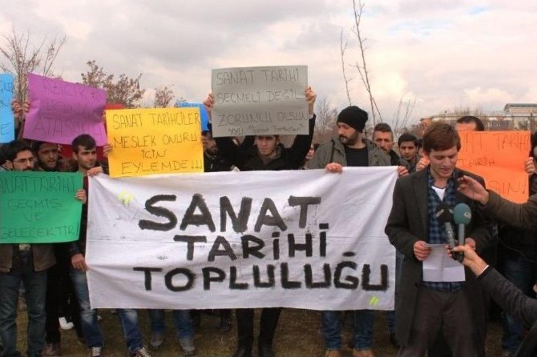 Sanat Tarihi &Ouml;ğrencilerinden &lsquo;atama&rsquo; Eylemi