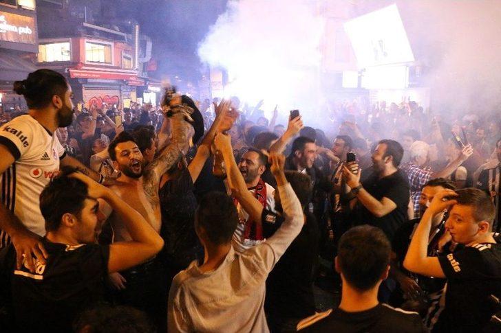 Beşiktaş Taraftarı Galibiyeti Çarşı’da Kutladı G4