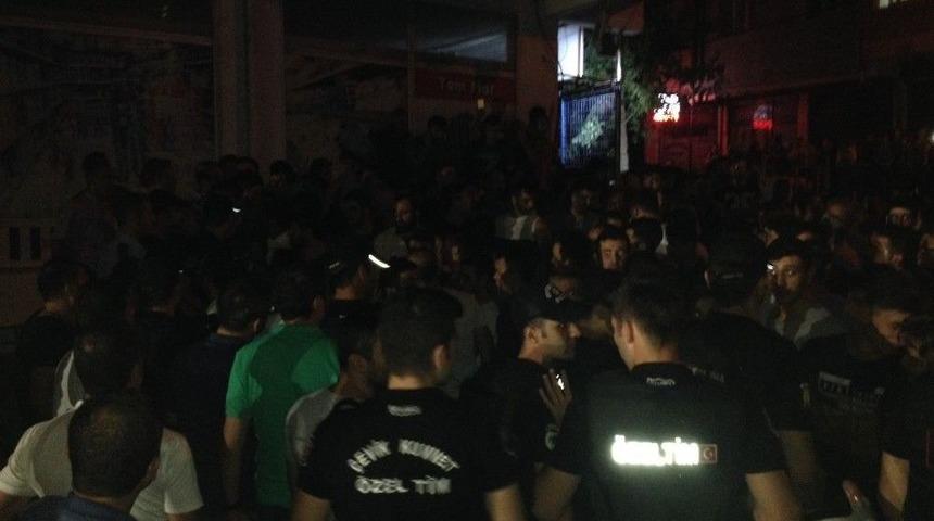 İkitelli’de Suriyelilerle Çıkan Kavganın Ardından Vatandaşlar Sokağa Döküldü