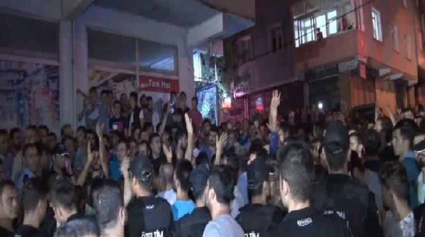 Küçükçekmece'de Suriyeliler Ile Mahalle Sakinleri Arasında Gerginlik