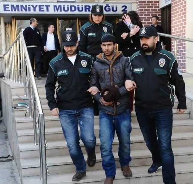 Narkotimler Bursa da Hızlı Başladı: 3 Tutuklama 1