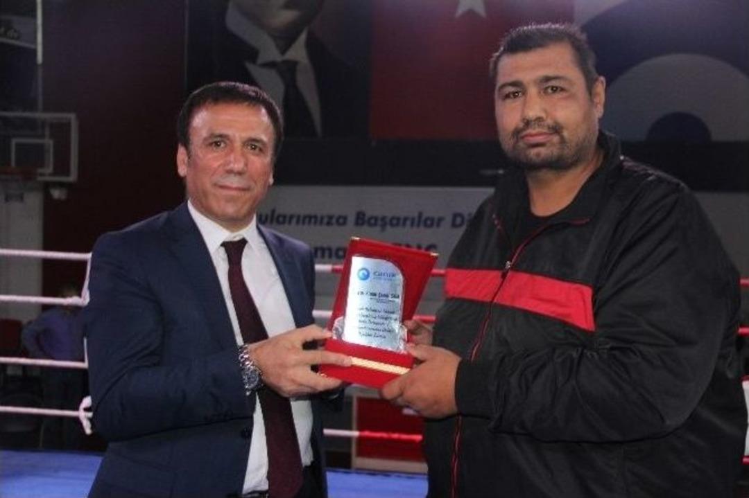 &Uuml;nl&uuml; Boks&ouml;r Organ Bekliyor