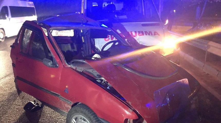 Otomobil Ambulansla Çarpıştı:1’i Ağır 4 Yaralı
