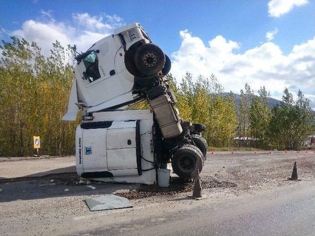 Kahramanmaraş’ta Kontrolden Çıkan Tır Yan Yattı