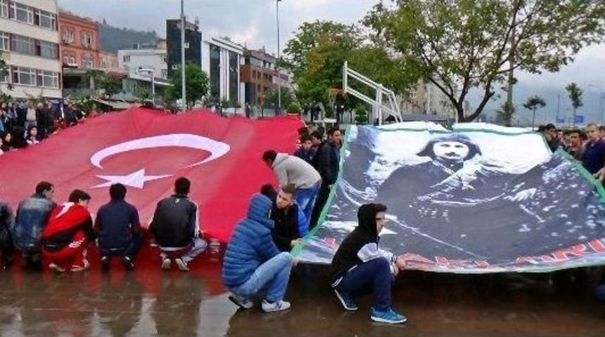 &Ccedil;epniler 3 Şehit İ&ccedil;in Y&uuml;r&uuml;y&uuml;ş Yaptı