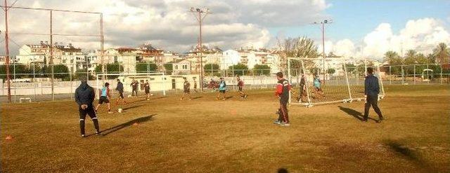 Kepez Yine Kemer Deplasmanında 1