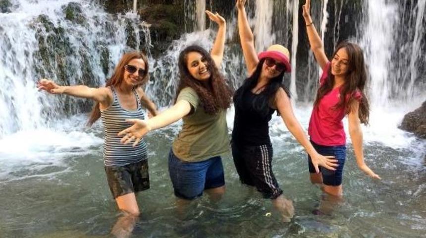 Kadınların Şelale Keyfi