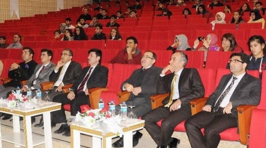 &Uuml;niversitede Fosil Bilimi Konferansı Ve Sergisi