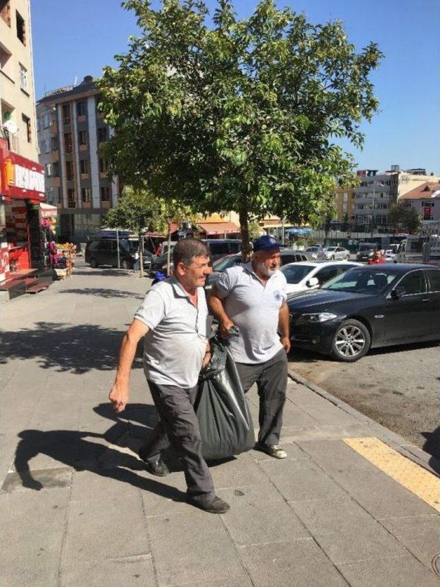 Kağıthane’de Yemek Artıkları Sokak Hayvanlarının Yemeği Oluyor