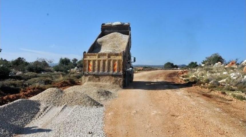 Erdemli Belediyesi&rsquo;nden Kızkalesi Ve H&uuml;seyinler Arasına Asfalt Hazırlığı