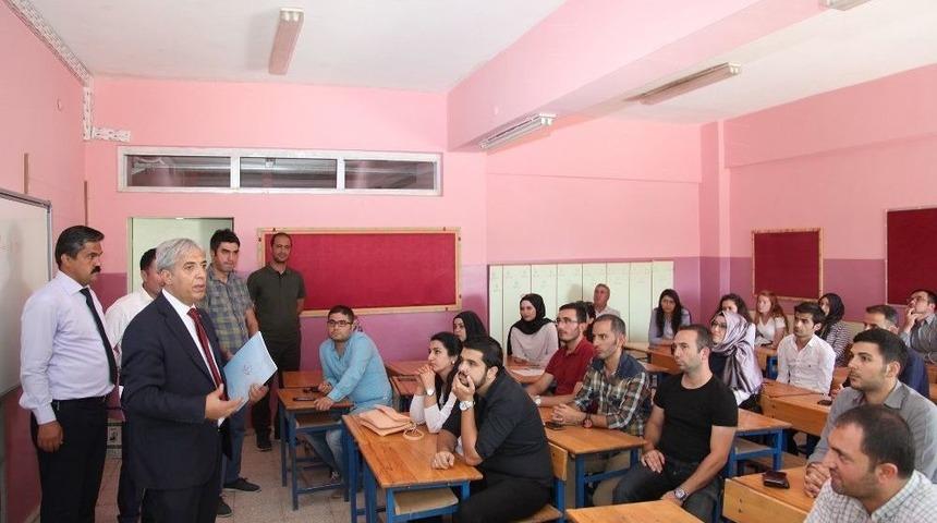 Ahlat’ta Öğretmenlere Müfredat Eğitimi Verildi