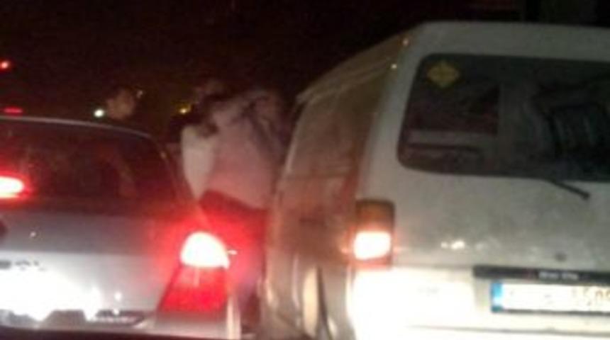 Trafikte Yumruklu Kavga