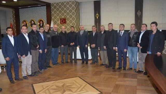 Kartepeli Güreşçiler Şampiyon Oldu 1
