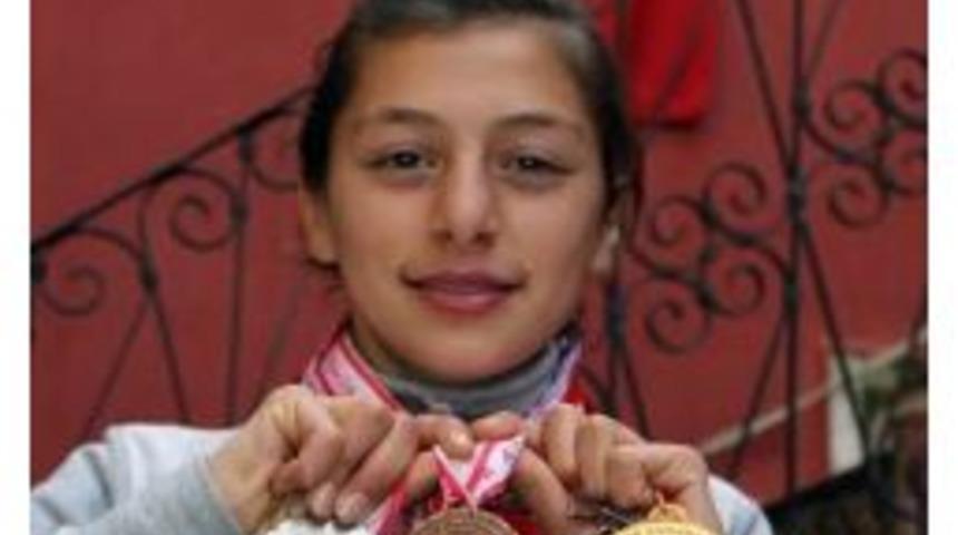 Hataylı Milli Atlet Emine Hatun Tuna Avrupa Şampiyonu Oldu