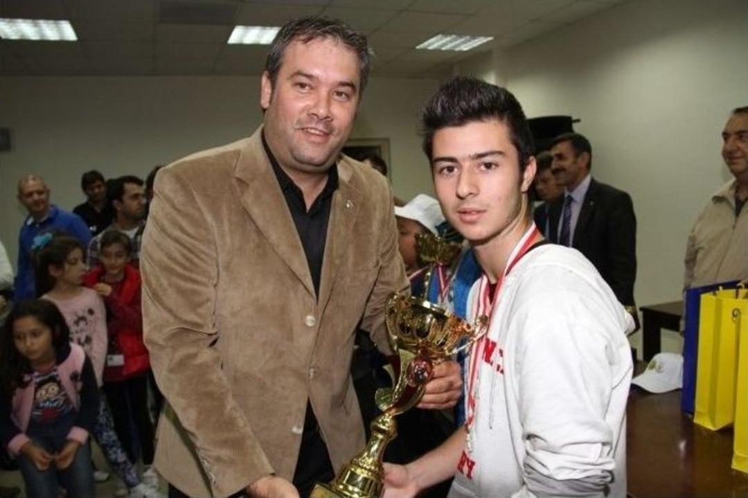 Satran&ccedil; Tutkunları Buca&rsquo;da Buluştu