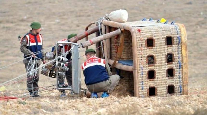 Kapadokya&rsquo;Da 2 Sıcak Balonu D&uuml;şt&uuml; : 1 &Ouml;l&uuml;, 11 Yaralı