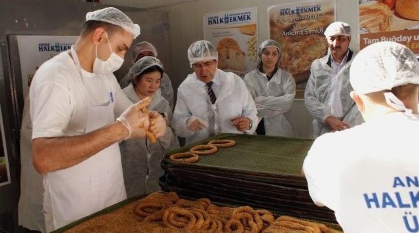 Halk Ekmek&rsquo;ten Filipinlilere Simit Dersi