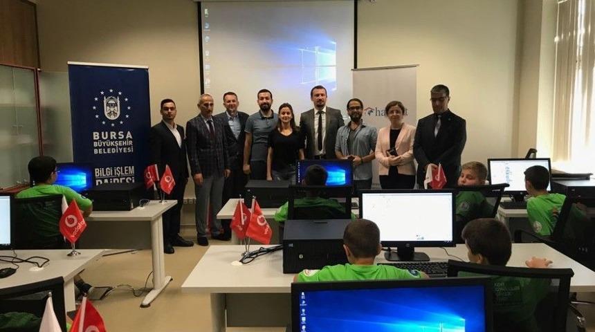 B&uuml;y&uuml;kşehir&rsquo;den Kent G&ouml;n&uuml;ll&uuml;lerine Kodlama Eğitimi